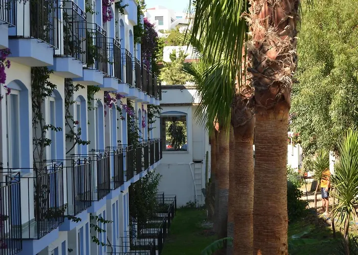 Eken Semesteranläggning (resort) 4*