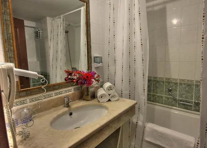 Semesteranläggning (resort) Eken 4*